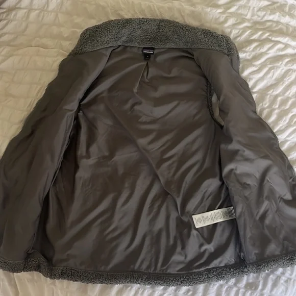 Gray Patagonia Fuzzy Vest - Picture 2 of 3